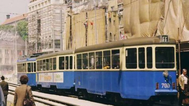Tramvaj linije 11 na Trgu Republike 1986. godine